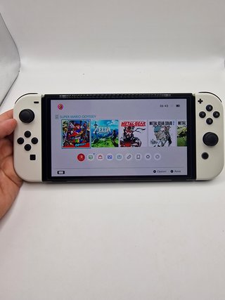 Nintendo Switch OLED Bianca 64GB