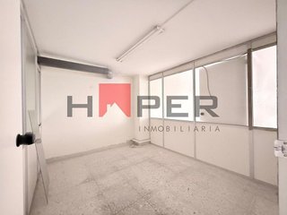 Local comercial en venta en Plaça Catalunya en Prat de Llobregat, El