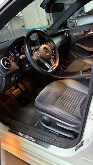 Mercedes-Benz Clase CLA 220 cdi AMG