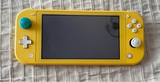 Nintendo Switch Lite Amarillo