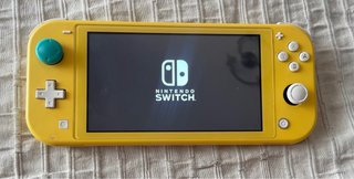 Nintendo Switch Lite Amarillo