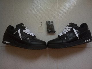 Zapatillas LV Trainer negras y blancas