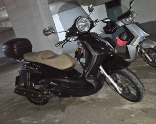 Piaggio Tourer 400cc Maxi-Scooter