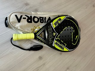 2 Palas de Pádel Vibor-A y Bullpadel,