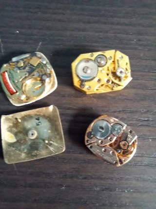 Titolo: Lotto 4 Meccanismi/Quadranti Orologi Vinta