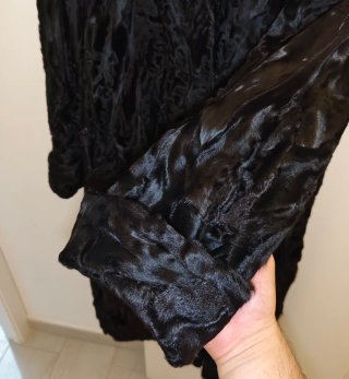 Abrigo largo astracán negro peletería XXL
