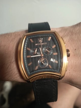 Reloj Maserati con correa negra