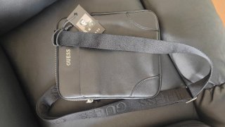 Bandolera Guess Hombre Negra