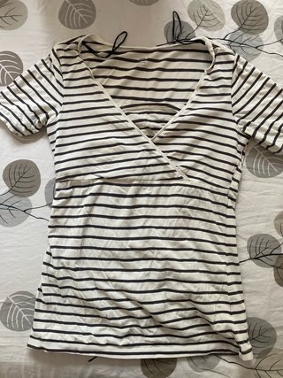 Camisetas de lactancia Arbol de Amor y H&M.