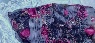 Túnica tule com detalhes dourados
