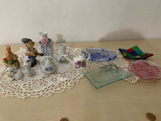 Lotto soprammobili ceramica e porcellana