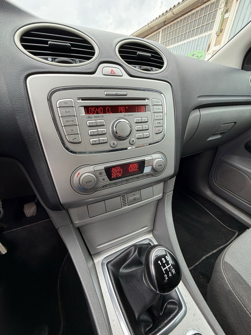Ford Focus 2008, foto 16