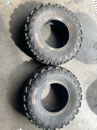 Par de Neumáticos CST 23x7-10 Pulse