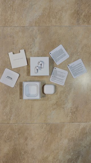 AirPods 4 Apple con cancelación de ruido