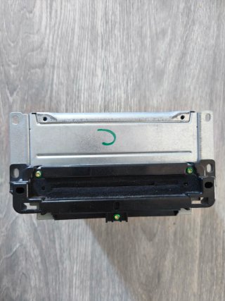 Radio multi/ lector CD/ marco Fiat Freemont 2011