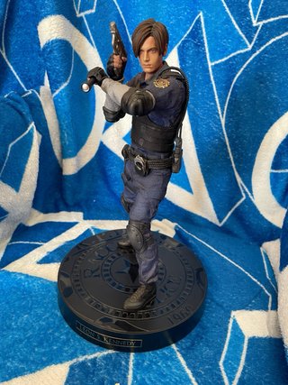 Figura Leon S. Kennedy Biohazard RE:2