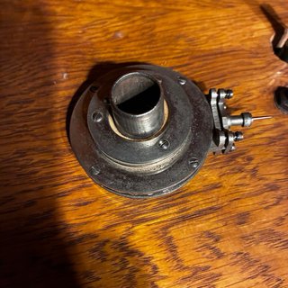 ANTIGUO MECANISMO/MOTOR DE GRAMÓFONO – CONSTRUCCIÓ