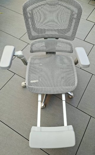 Escritorio Elevable Eléctrico y Silla Ergonómica