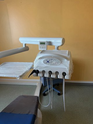 Clinica odontoiatrica completa, usata, in vendita