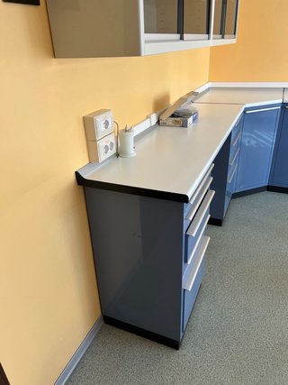 Clinica odontoiatrica completa, usata, in vendita