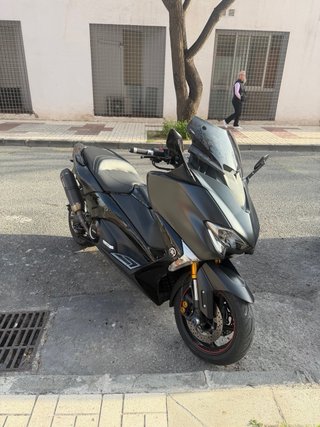Yamaha Tmax 530 DX 2018 Negra