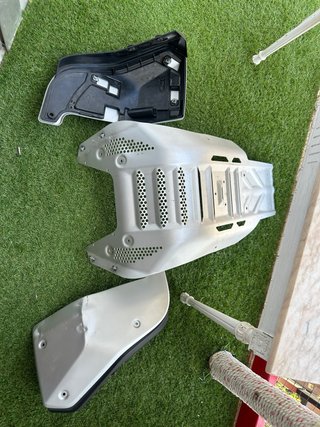 Cubre cárter Husqvarna Norden 901