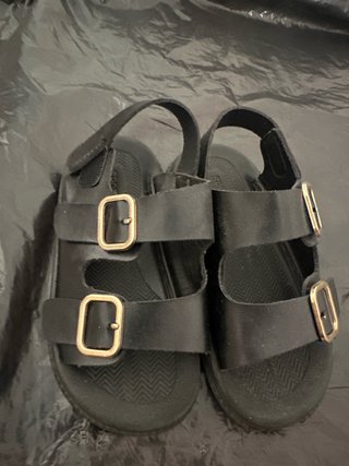 Sandalias Negras Doble Hebilla Talla 30