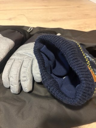 Ropa nieve niño 6-7 años Gorro, guantes y pantalon