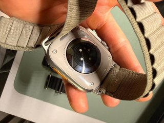 Apple Watch Ultra 2 con correas