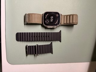 Apple Watch Ultra 2 con correas