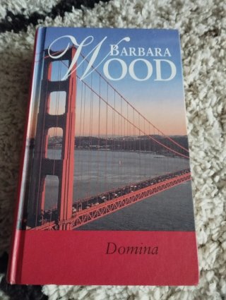 Libro novela de Barbara Wood, Domina
