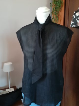 Blusa Camomilla nera con fiocco