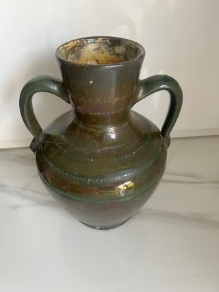 Cántaro antiguo de arcilla esmaltado