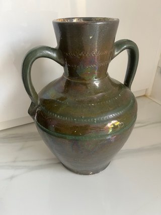 Cántaro antiguo de arcilla esmaltado