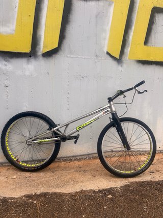 Bicicleta de Trial Comas Kala 26”