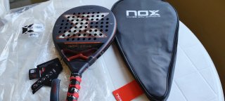 Pala de Pádel Nox ATL   18k. 2025