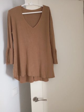 Jersey Marrón con Mangas Acampanadas