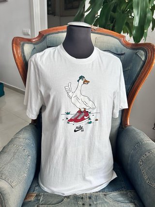 Camiseta Nike SB Talla M Estampado Pato