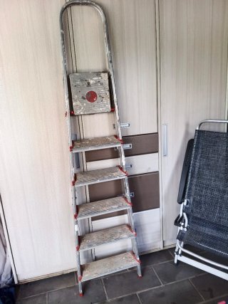 Escalera de aluminio 6 peldaños