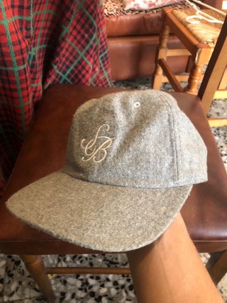 Gorra Nike SB gris con bordado