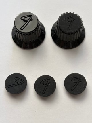 Tapa botón Fender F años 80 – NO ORIGINAL