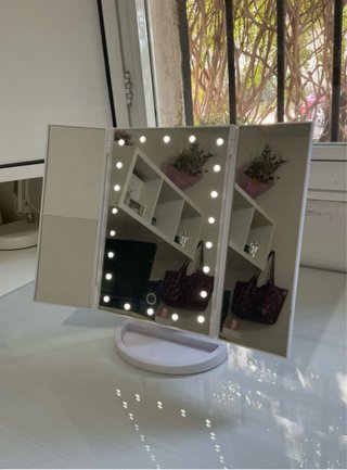 Espejo de Maquillaje con Luces LED