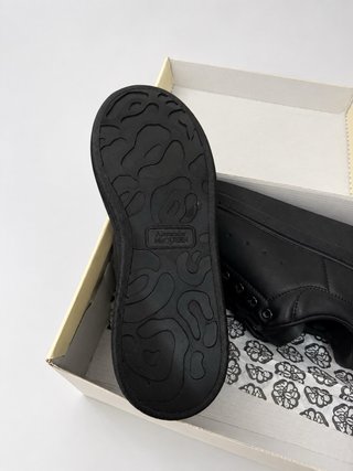 Alexander McQueen negras