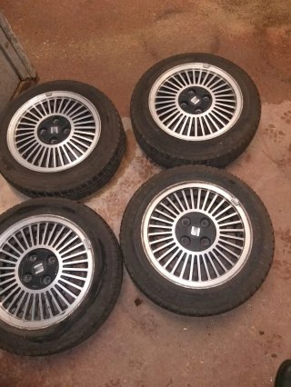 Set de 4 Llantas con Neumáticos SEAT 165/65/R14 79