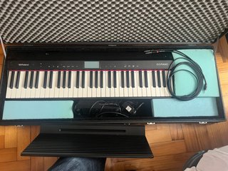 Piano Digital Roland GO:PIANO 61 con estuche