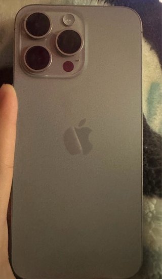 iPhone gris/plateado 15 Pro Max