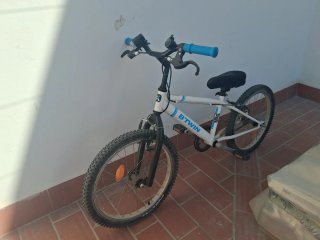 Bicicleta infantil B'TWIN blanca