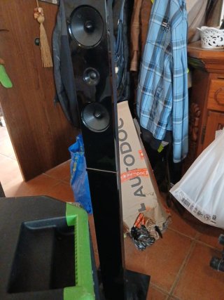 Altavoces de Torre Home Cinema, completo.