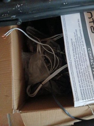 Altavoces de Torre Home Cinema, completo.