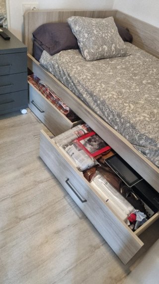 Cama con Cajones Inferiores Madera maciza.